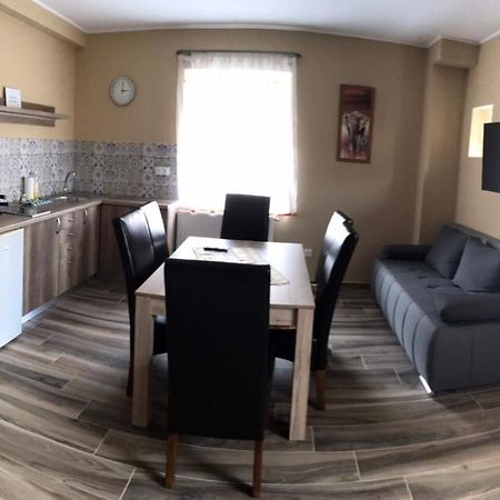 Adrienn Apartman Sarvar Exterior photo
