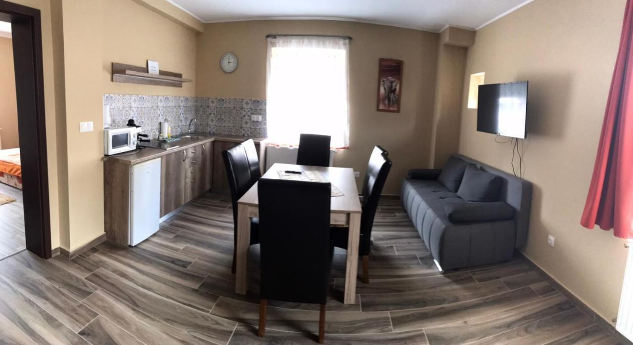 Adrienn Apartman Sarvar Exterior photo