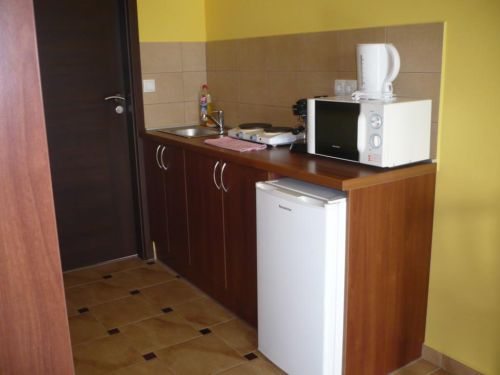 Adrienn Apartman Sarvar Exterior photo